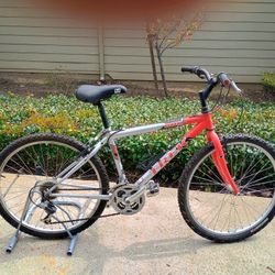 Trek 800 Sport Mountain Bike