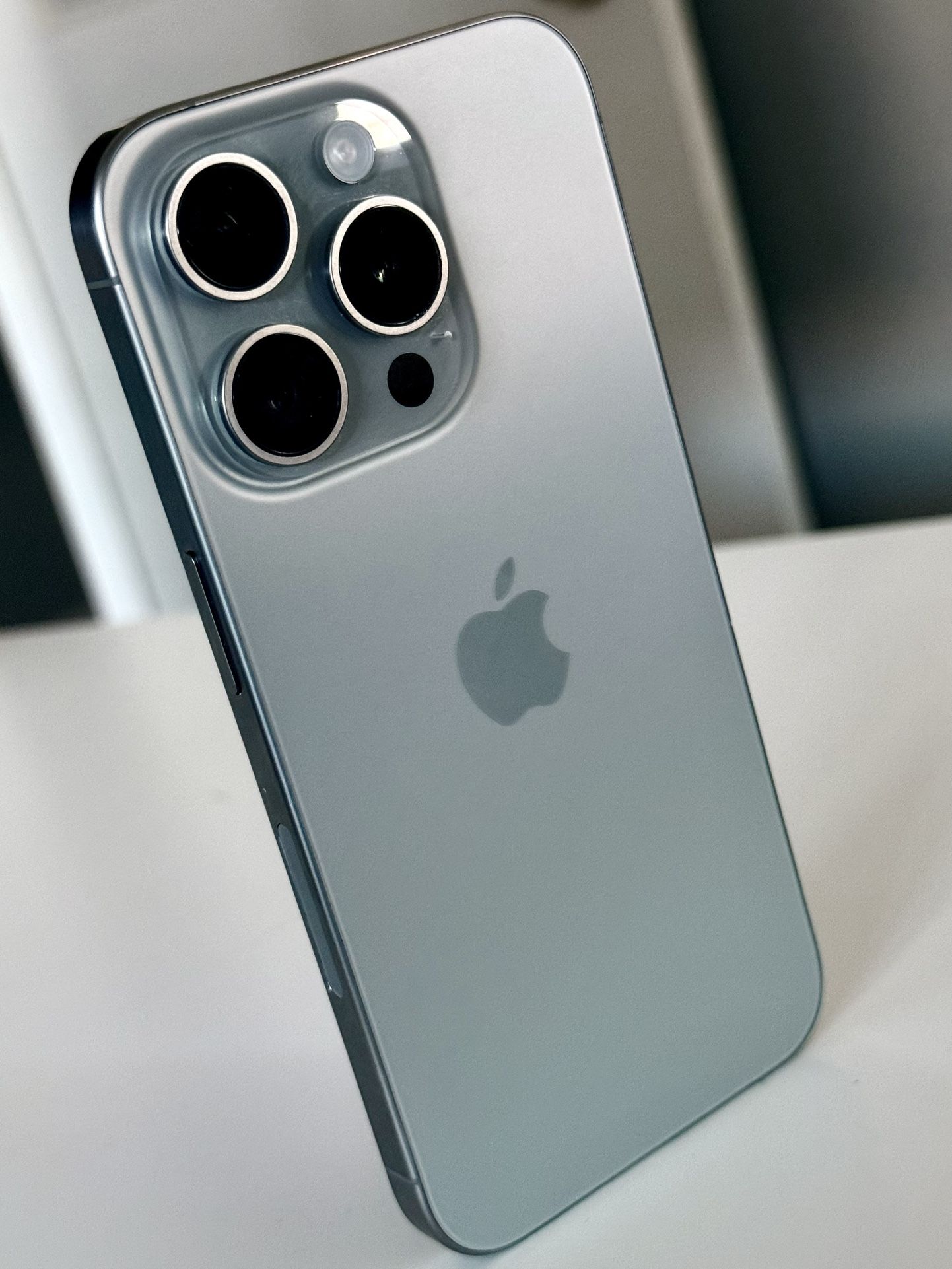 Apple iPhone 15 Pro Max 256GB! Perfect Conditions!! $825 Factory Unlocked!!