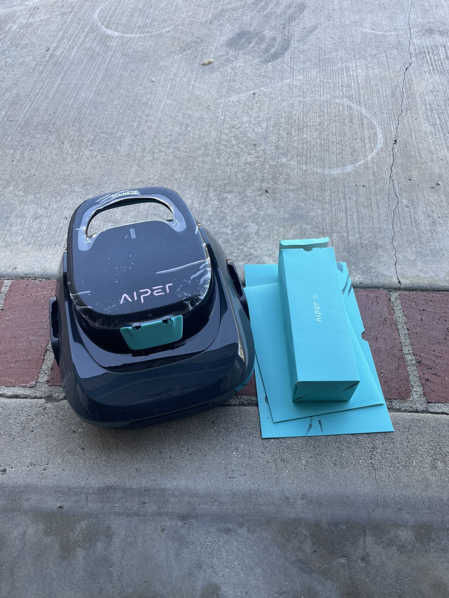 Aiper Cordless Pool Vacuum