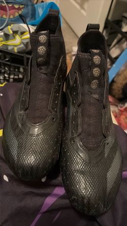 Football cleats black