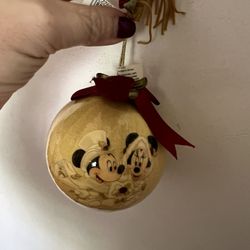 CHRISTMAS ORNAMENT MICKEY MOUSE MINNIE DISNEY VINTAGE OLD TIME MISTLETOE KISS