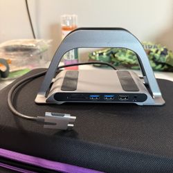MacBook Vertical Dock