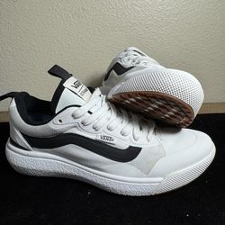 Vans UltraRange Sneakers White Black Gum Sole Men's 5 Women's 6.5