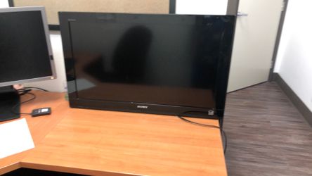 Sony TV NOT A SMART tv. $15