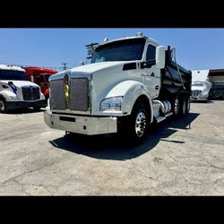 2017 KENWORTH T880