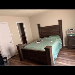 Brand New Queen size bedroom set ! 