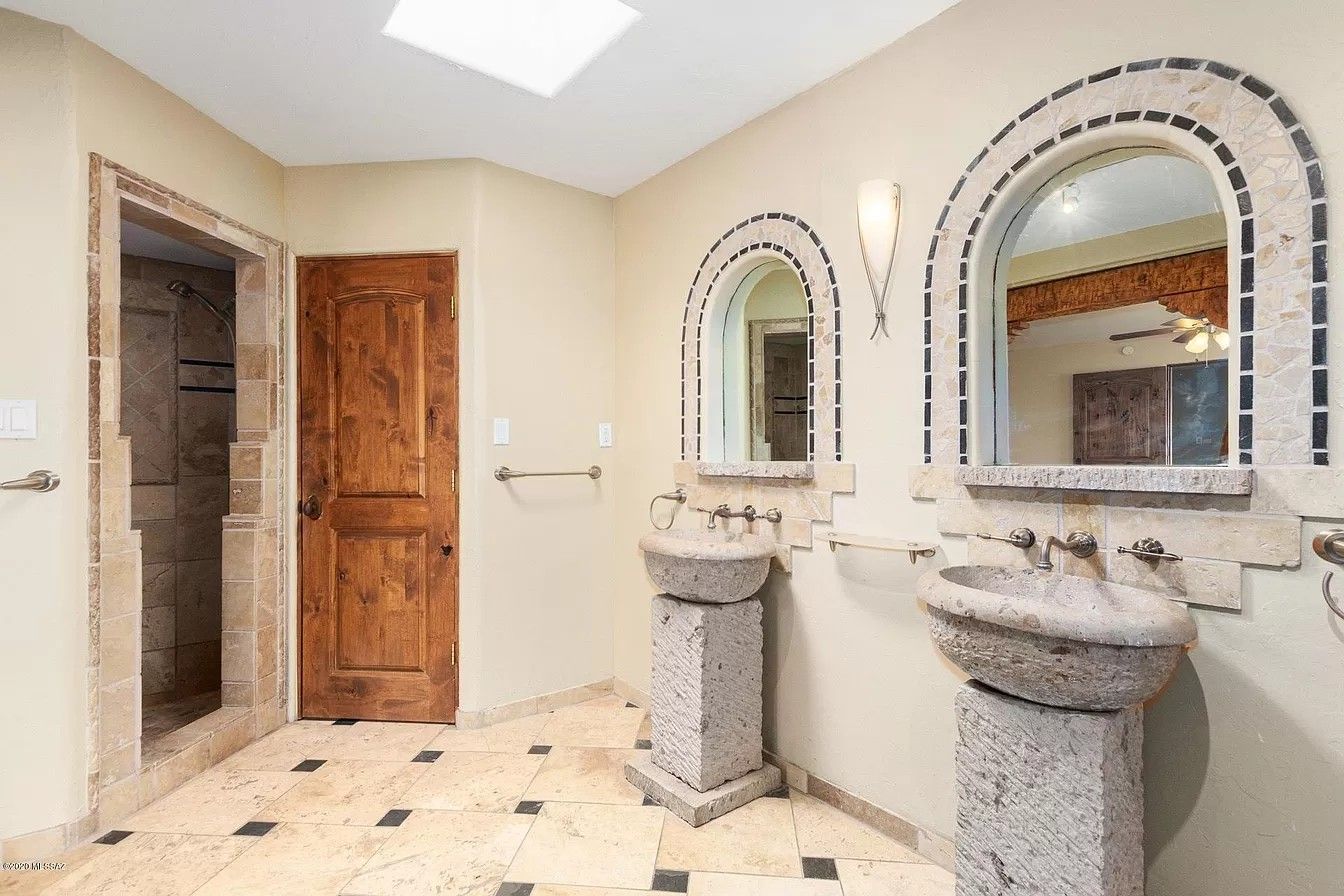 Cantera Stone Pedestal Sinks