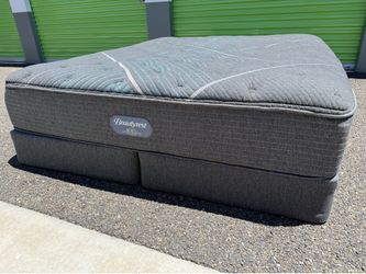 Brand New California King Size bed Simmons Beautyrest Plush hybrid mattress and box springs free delivery