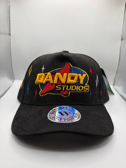 Dandy inspired Hat. Brand new Hats. Cachuchas y Gorras nuevas. Western, truckers, and sports hats. Located in HESPERIA. INVENTORY 1