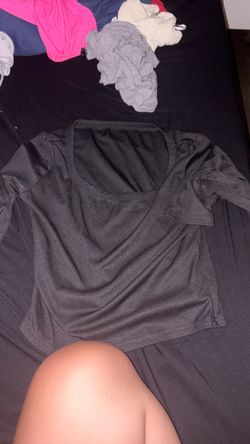 black long sleeve cropped shirt
