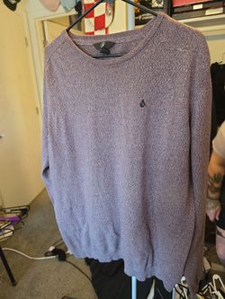 Volume long sleeve sweater