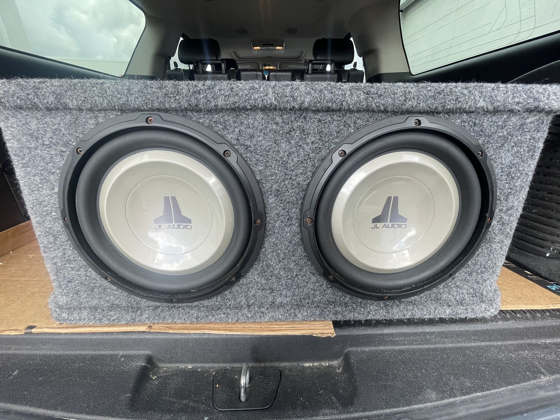 10” JL Audio subwoofers With amp