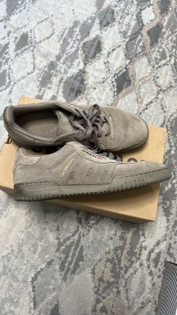 Adidas Yeezy power phase size 9