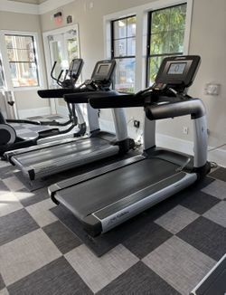 Life Fitness Elevation Series Treadmill Inspire Console