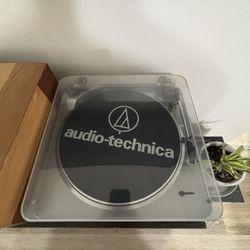 Audio Technica AT-LP60 Stereo Turntable