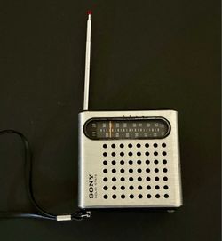 70’s Vintage Sony Solid State 9 Transistor Radio