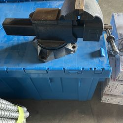 Large 6” Craftsman Bench Vise. Still In Good Condition And Useable(See & Click On Pictures)