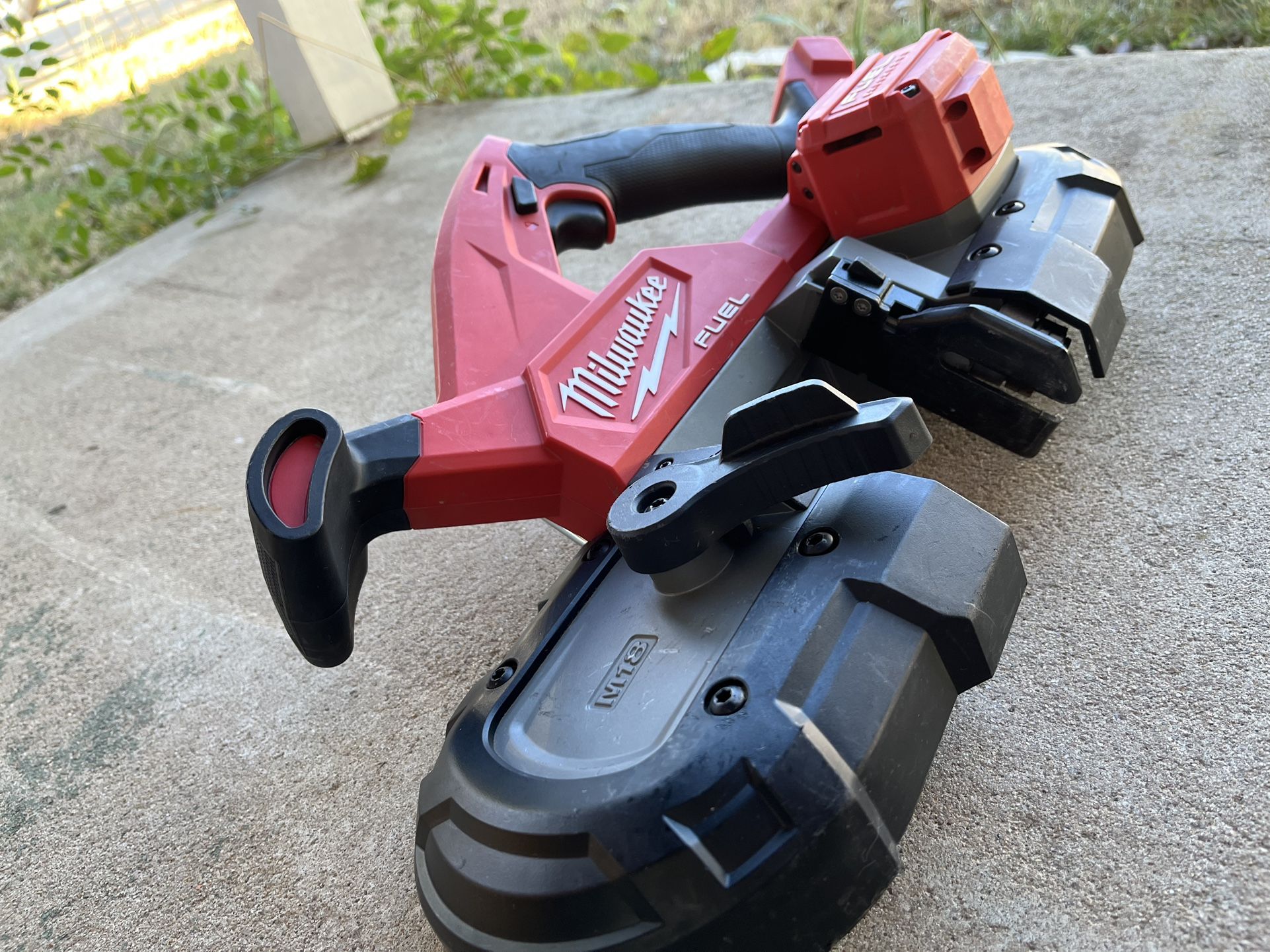 Milwaukee Compact Band Saw