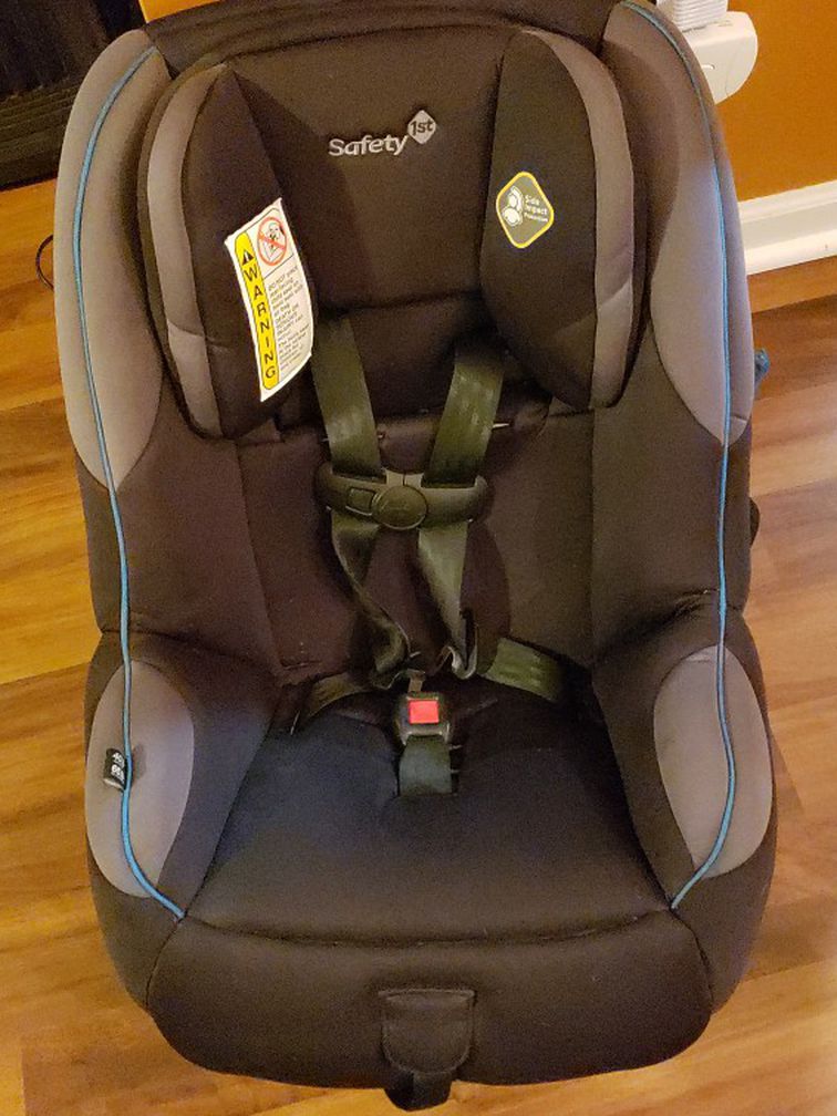 SAFETY FIRST CAR SEAT NEW !