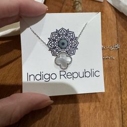 Alhambra Clover Silver Mother Of Pearl White Adjustable Necklace Van Cleef Style