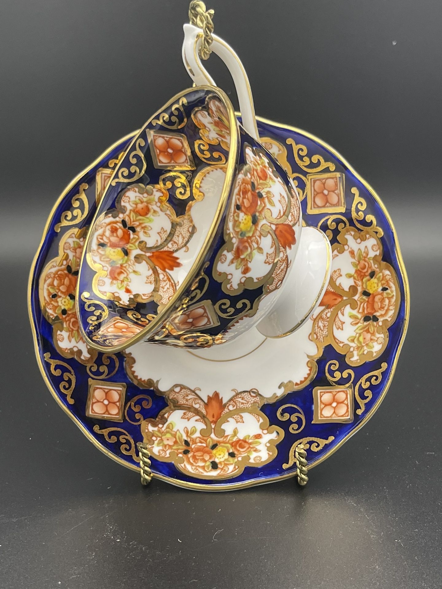 Vintage Royal Albert Bone China England Heirloom Tea Cup Saucer Royal Crown Mark