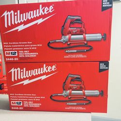 Milwaukee New M12 Grease Gun (tool Only)$150each Cada Una 
