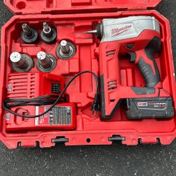 Milwaukee M18 Pex Kit 