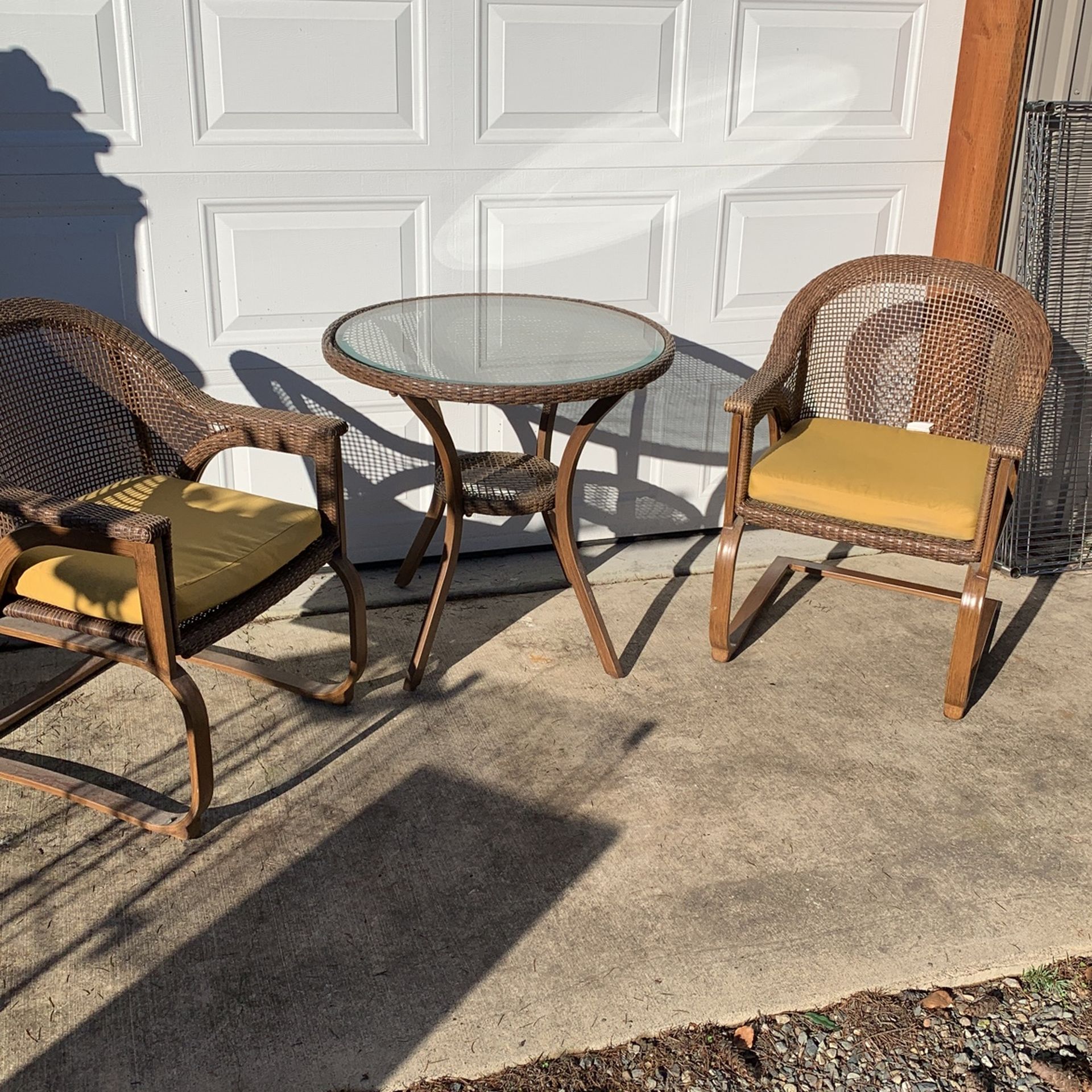 Indoor Outdoor Spring Chairs And Table