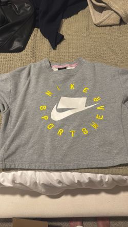 Nike sportswear crop sweater