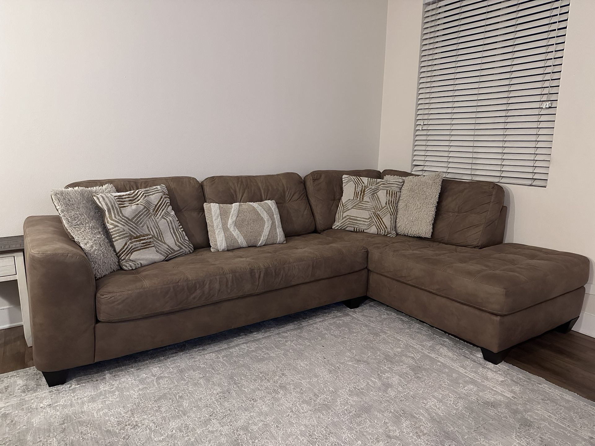 Sierra Cognac 118'' 2 Piece Right Arm Facing Chaise Sectional