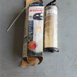 West Marine 6.9 qt. Oil Extractor