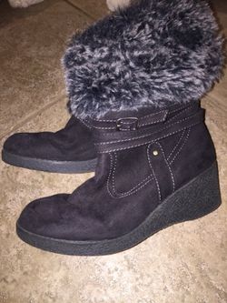 BRAND NEW~GIRLS BLACK BOOTS WITH FUR