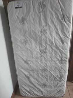 Serta Mattress with Sheep Pattern