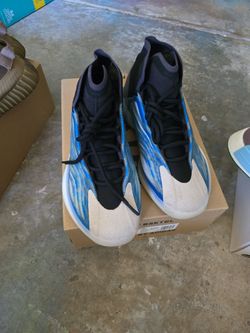 Adidas YZY Basketball 