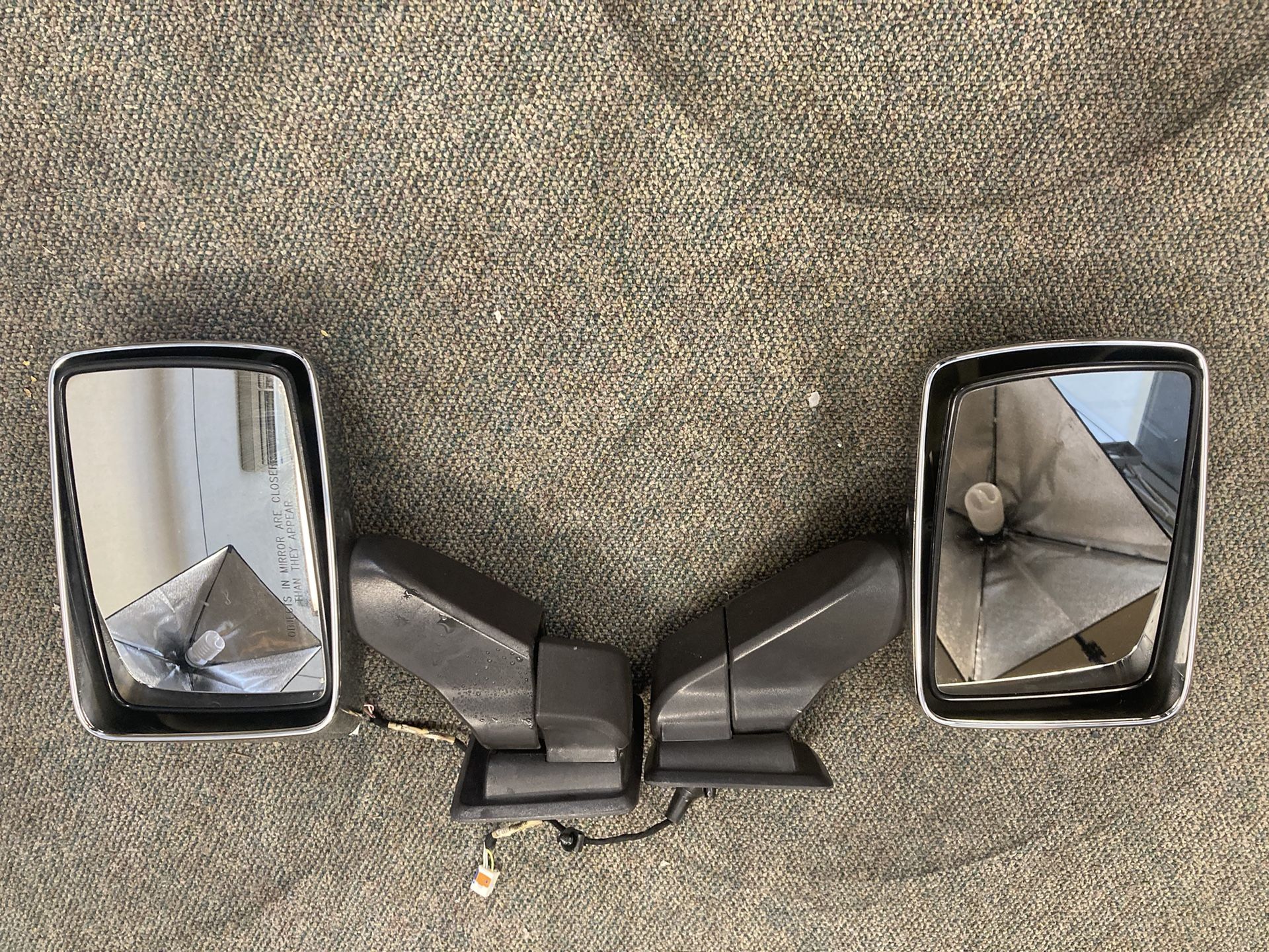 OEM 2006-2010 Hummer H3 Driver Side & Passenger Side Mirrors