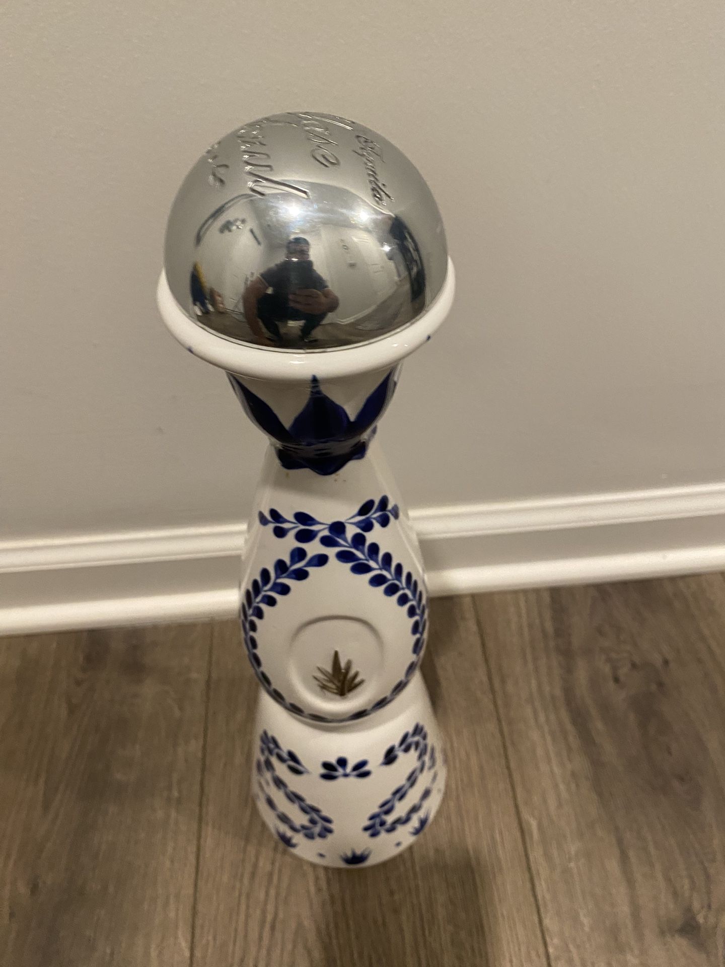 Clase Azul Reposado Empty Bottle – 1L – Authentic Hand-Painted Ceramic – Great for Decor / Collection
