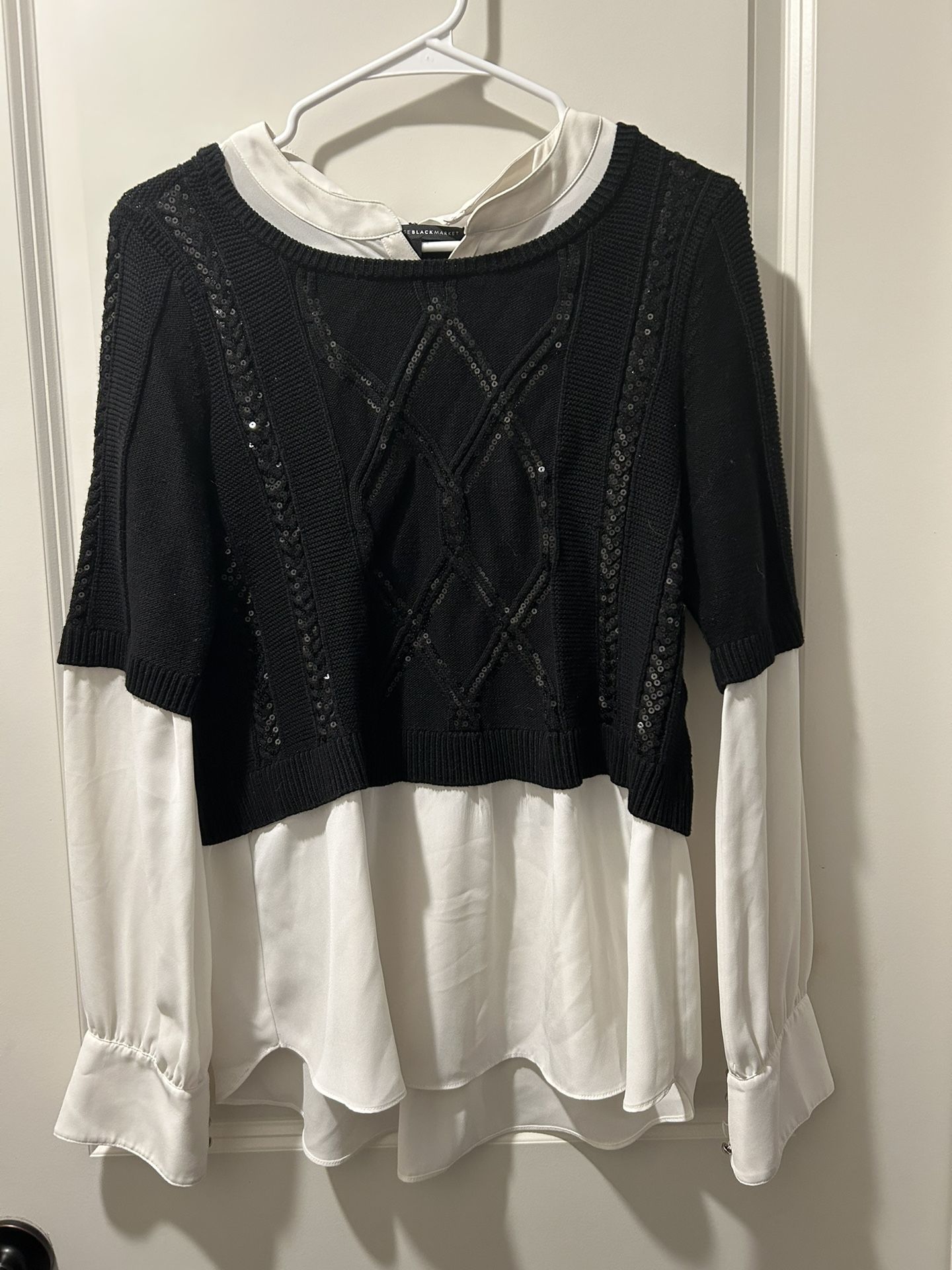 Woman’s black and white White House black market sweater button down blouse lrge