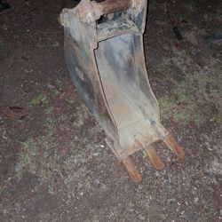 Cat 303 12" Tooth Bucket Fits 305,305E 305.5E2 CR 304C CR 305C CR 305E2 CR 305.5E