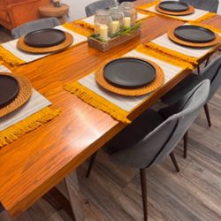 Modern Solid Dining Table with 6 Chairs