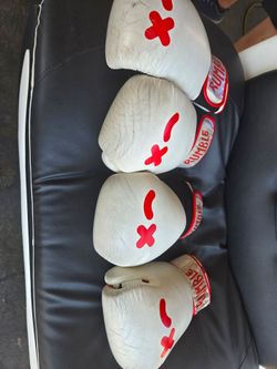 Boxing training gloves