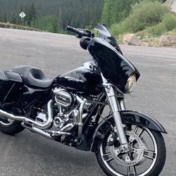 2018 Harley Davidson Street Glide 