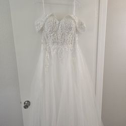 Brand New Never Worn Wedding Dress