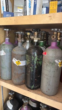Oxygen bottle