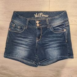 Wallflower Size 5 Denim Shorts