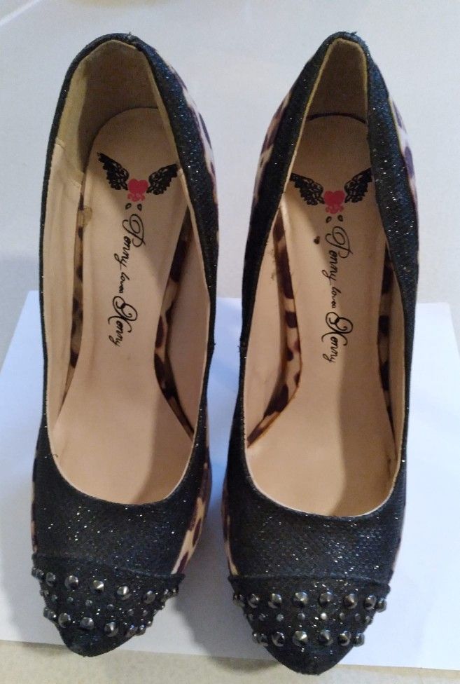 Penny Loves Kenny (High Heels)