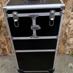 Professional Makeup Trolley, Aluminium Makeup Travel Organizer, Makeup Storage Luggage on Wheels  Normal wear, but good condition   Small stains here 