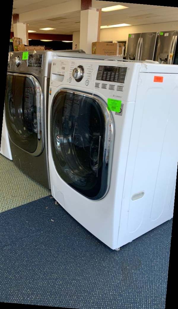 Brand New LG White Washer and ELECTRIC Dryer 2 in 1 PZ38