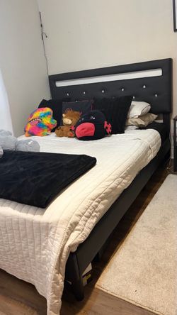 Diamond bed frame + Headboard