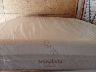 King Saatva Contour 5 Memory Foam Mattress 