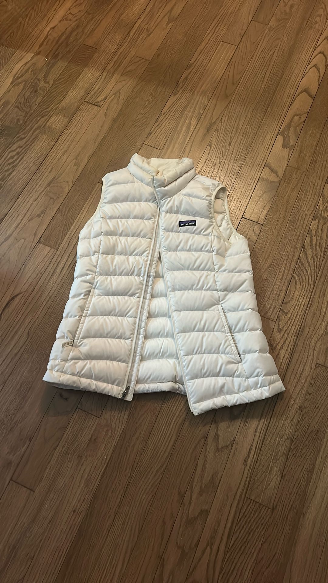 Patagonia white vest girls youth XL